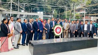 বাংলাদেশ জুডিসিয়াল সার্ভিস এসোসিয়েশনের বঙ্গবন্ধুর প্রতিকৃতিতে শ্রদ্ধা