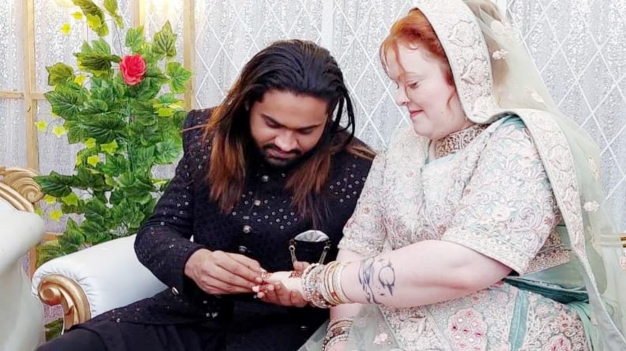 প্রেমের টানে জার্মান তরুণী এখন সিলেটে,বসলেন বিয়ের পিড়িতে