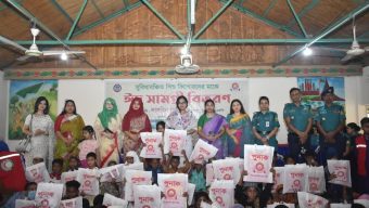 পুনাক এর উদ্যোগে সুবিধাবঞ্চিত পথশিশু কিশোরদের মাঝে ঈদ সামগ্রী বিতরণ