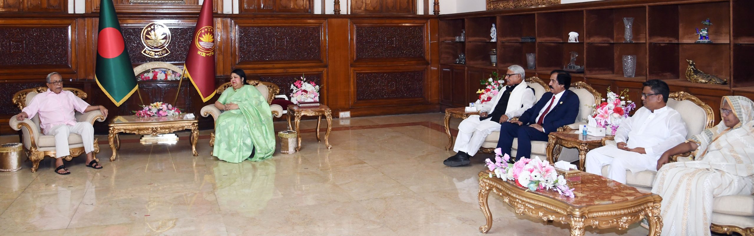 রাষ্ট্রপতির সঙ্গে বঙ্গভবনে স্পিকারের সৌজন্য সাক্ষাৎ