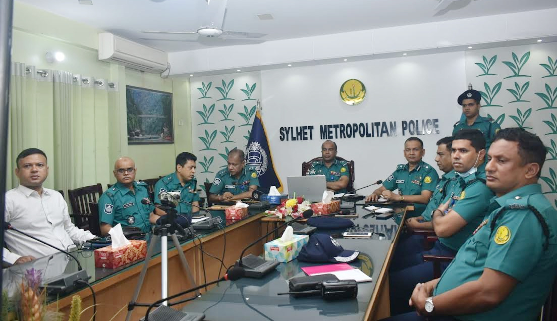 ঈদে সড়ক পথে যাত্রীদের নিরাপদ ও নির্বিঘ্ন যাতায়াতে এসএমপির সভা সম্পন্ন