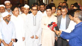 বুধবার থেকে ব্যবসায়ীরা চৌকি বিছিয়ে ব্যবসা শুরু করতে পারবেন : মেয়র তাপস