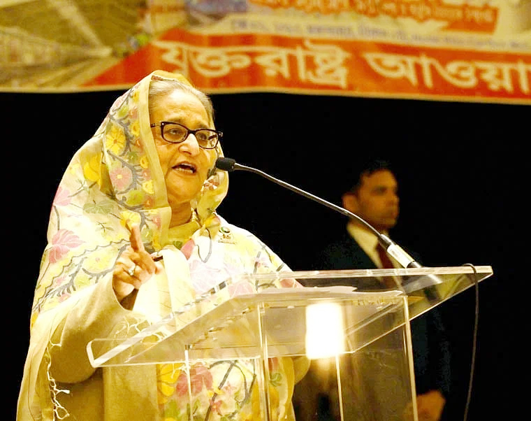 প্রধানমন্ত্রীর আহ্বানে সাড়া না দিয়ে ঘটনাস্থল ত্যাগ করলেন বিক্ষোভকারীরা