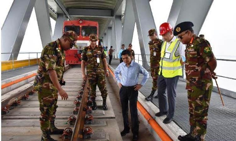 পদ্মা রেল সেতু পরিদর্শনে গেলেন মন্ত্রিপরিষদ সচিব