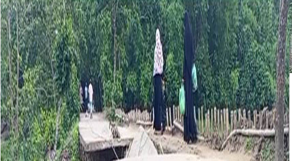 ছাতকে নদী ভাঙ্গনে বিলিন গোবিন্দগঞ্জ-বিনন্দপুর সড়ক