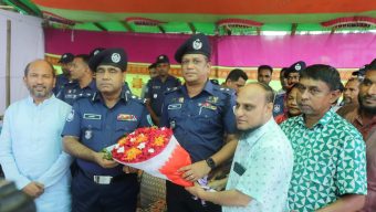 গোলাপগঞ্জে গরুর বাজার পরিদর্শনে ডিআইজি-এসপি