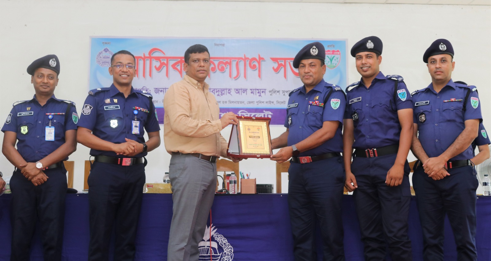 “সিলেট জেলা পুলিশের মাস্টার প্যারেড, কল্যাণ ও অপরাধ সভা অনুষ্ঠিত”