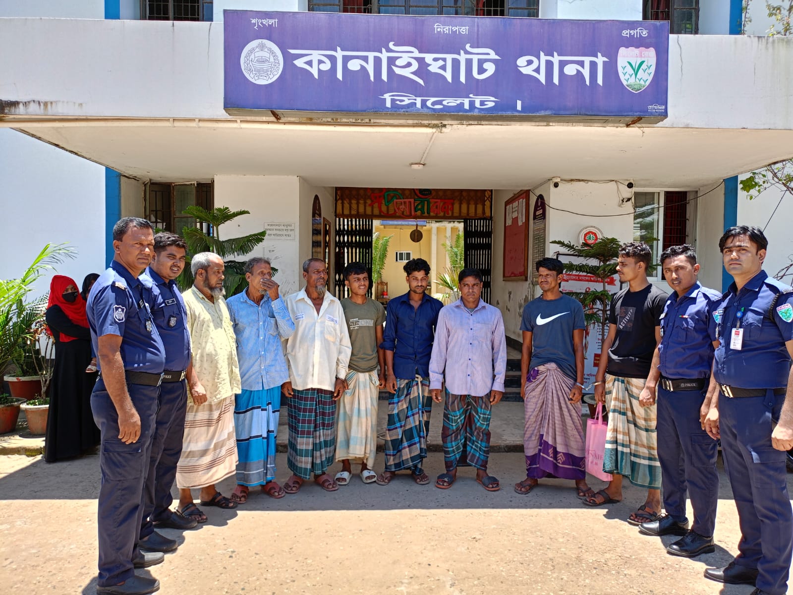 কানাইঘাটে ওয়ারেন্ট ভুক্ত আসামীসহ গ্রেফতার-৮
