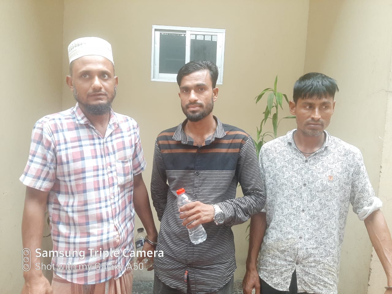 গোলাপগঞ্জে পুলিশের অভিযানে গরুসহ তিন চুর আটক