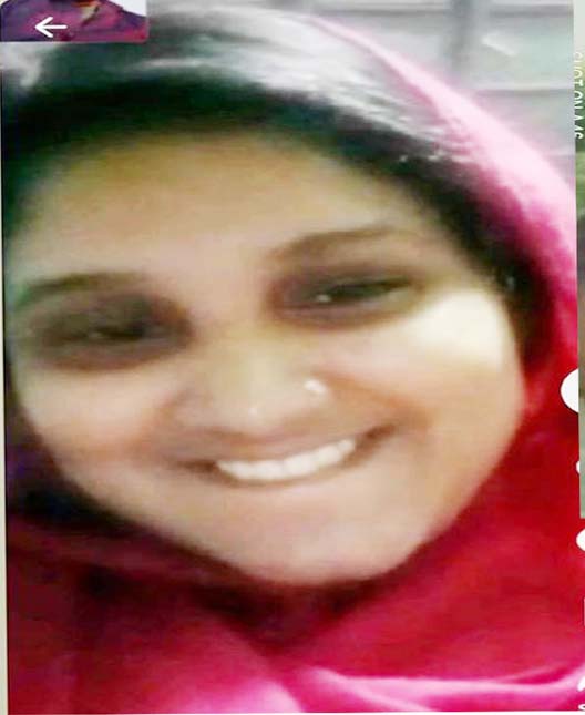 পরকিয়া সম্পর্কের জের: প্রবাসী স্বামীর সব নিয়ে স্ত্রী সুমি উদাও