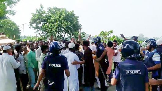 কলমাকান্দায় আ’লীগ-বিএনপি সংঘর্ষে পুলিশসহ আহত অর্ধশত