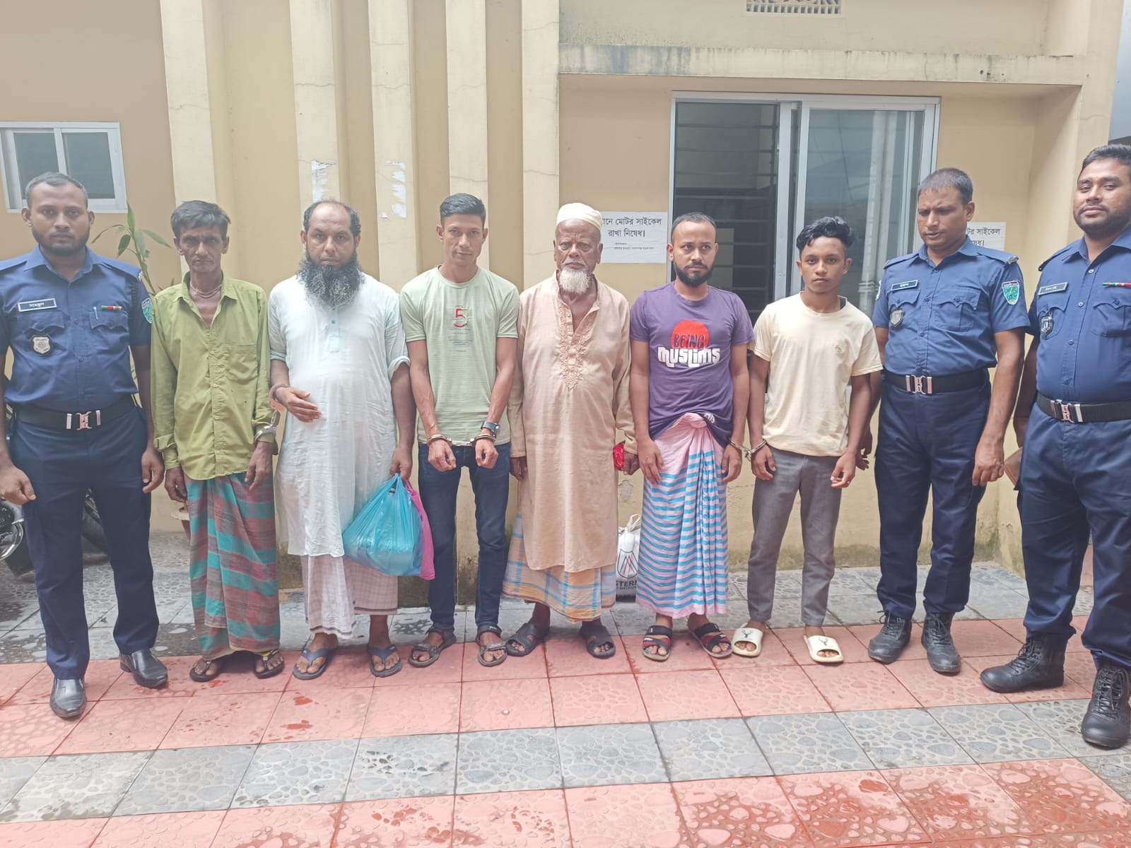 গোলাপগঞ্জে পুলিশের অভিযানে সাজাসহ ৮ ওয়ারেন্টভুক্ত আসামী গ্রেপ্তার