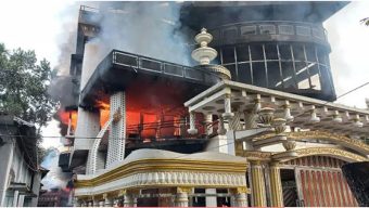 লালমনিরহাটে পুড়িয়ে দেওয়া ভবনে ৬ শিক্ষার্থীর লাশ