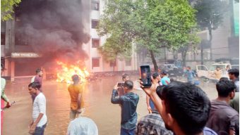 সিলেটে এসপি অফিস ধ্বংসস্তুপ, ডজন খানেক সরকারি স্থাপনা-বাসায় ভাংচুর ও অগ্নিসংযোগ