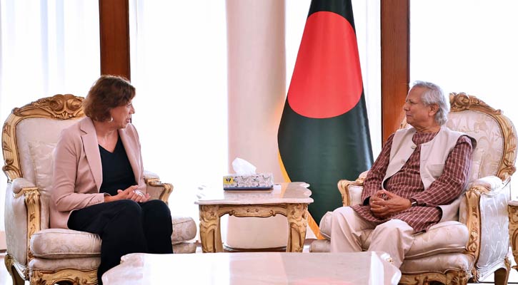শেখ হাসিনার শাসনামলে দেশের প্রতিটি প্রতিষ্ঠানকে ধ্বংস করে দেওয়া হয়েছে-প্রধান উপদেষ্টা