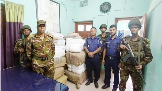 জৈন্তাপুর যৌথবাহিনীর অ ভি যা নে বিপুল পরিমাণ ভারতীয় পণ্য উদ্ধার