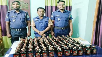 চোরাই চিনিসহ ভারতীয় মদ জব্দ করেছে পুলিশ,নেই আটক !