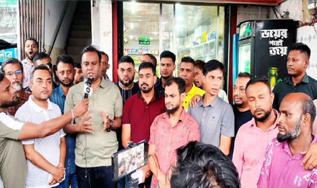 দক্ষিণ সুরমা উপজেলার লালাবাজারে পথসভা ও ধানের শীষ প্রতীক নিয়ে লিফলেট বিতরণ