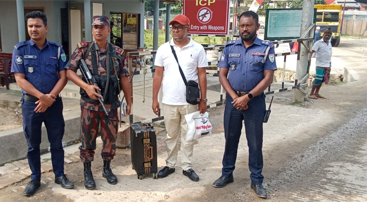 এনায়েতগঞ্জ ইউনিয়ন পরিষদের চেয়ারম্যান সীমান্ত দিয়ে দেশ ছাড়ার সময় আটক