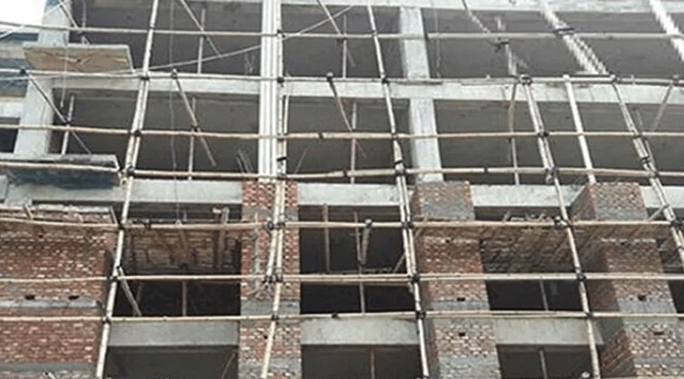 ভবন থেকে পড়ে এক নির্মাণ শ্রমিকের মৃ ত্যু