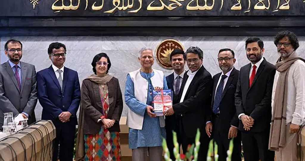 একগুচ্ছ সুপারিশসহ প্রতিবেদন জমা প্রধান উপদেষ্টা ড. ইউনূসের কাছে