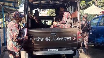 এক কৃষককে ধরে নিয়ে যাওয়ার সাড়ে ৫ ঘণ্টা পর ফেরত দিয়েছে বিএসএফ