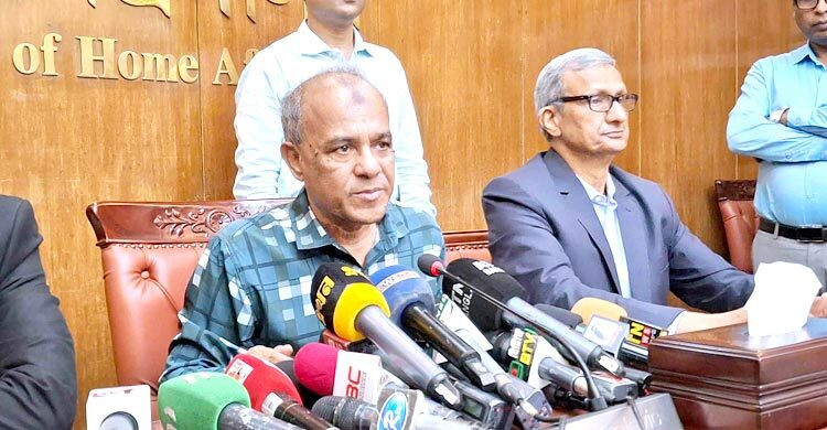 আইনশৃঙ্খলা বাহিনীর কার্যক্রম সন্ধ্যার পর থেকেই টের পাবেন : স্বরাষ্ট্র উপদেষ্টা