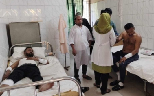 সংবাদ সংগ্রহের সময় সন্ত্রাসীদের হামলায় ২ সাংবাদিক আহত