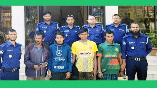 বাহুবলে পুলিশ ও সেনাবাহিনীর যৌথ অভিযানে ৪ জনকে গ্রেপ্তার