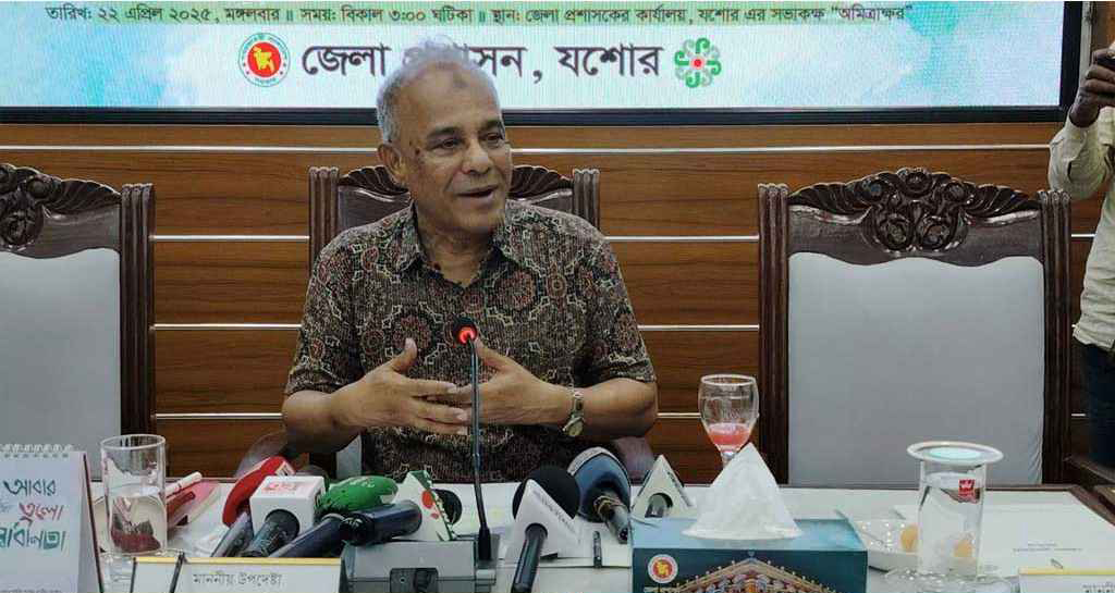 গণ-অভ্যুত্থানের সময় লুট হওয়া অস্ত্র উদ্ধারে কাজ করতে হবে -স্বরাষ্ট্র উপদেষ্টা