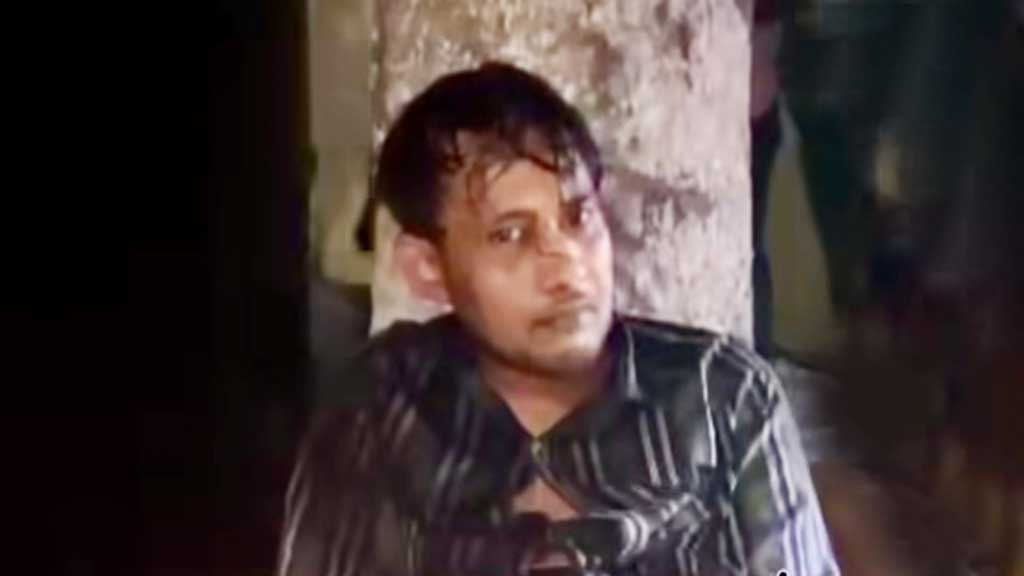 ছাত্রলীগের সাবেক যুগ্ম সাধারণ সম্পাদক ভূঁইয়াকে গাছের সঙ্গে বেঁধে পিটিয়ে ও কুপিয়ে জখম
