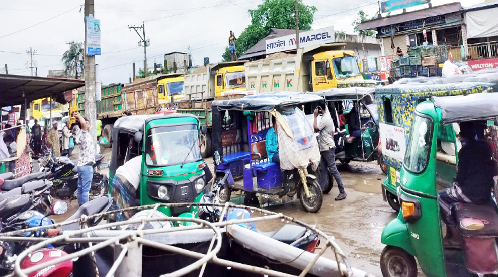ট্রাক ড্রাইভারকে মারধরের ঘটনায় বন্ধ ছিল সিলেট-ভোলাগঞ্জ মহাসড়কে গাড়ি চলাচল