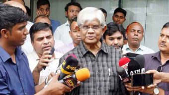 জ্বালানি তেলের দাম বাড়ানোর বিষয়ে আরও অপেক্ষা করবো বলেছেন-অর্থ উপদেষ্টা