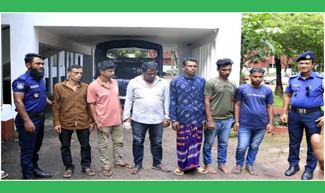 পৃথক দুটি মন্দিরে চুরির ঘটনায় পুলিশ ছয়জনকে গ্রেপ্তার করেছে