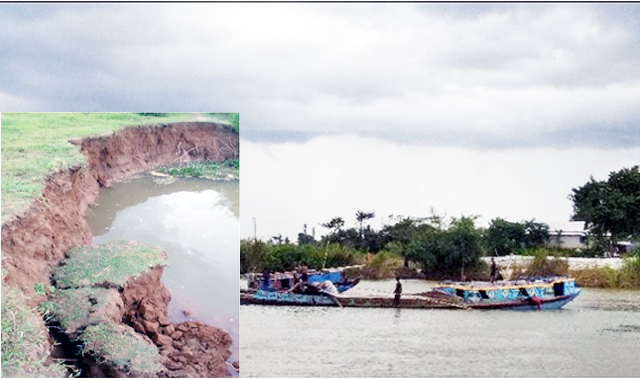 ভাঙ্গন কবলে ফসলী জমি মসজিদ-কবরাস্থান,বসত বাড়ী-সারি নদীতে চলছে অবৈধ বালু উত্তোলন