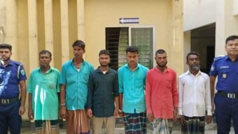 সিলেটের গোয়াইনঘাটে যৌথবাহিনীর অভিযান নৌপথে চাঁদাবাজি: দেশীয় অস্ত্রসহ আটক ৬