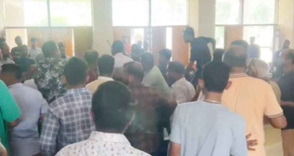 প্রস্তুতি সভায় দুগ্রুপের মধ্যে ধাওয়া-পাল্টাধাওয়া,উভয়গ্রুপের কমপক্ষে ৪ জন আহত