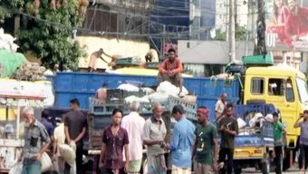 সিলেট জেলাজুড়ে সবধরনের পরিবহণে কর্মবিরতির পূর্বনির্ধারিত কর্মসূচি থেকে কিছুটা সরে এসেছেন আন্দোলনকারীরা
