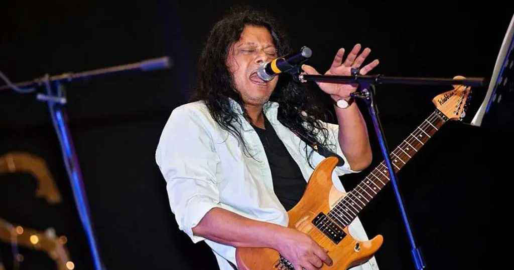 এবার ফিলাডেলফিয়াও মাতালেন জনপ্রিয় রকস্টার জেমস