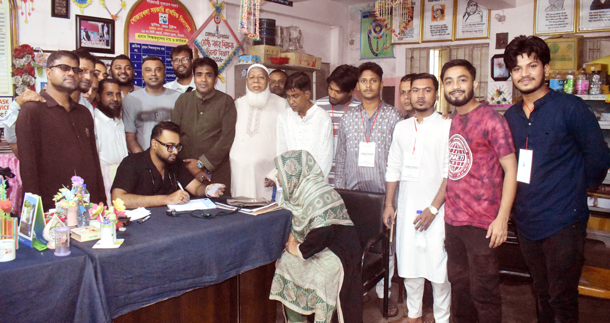 খোজারখলা আদর্শ সমাজ কল্যাণ সংঘের দিনব্যাপী বিনামূল্যে চিকিৎসা সেবা ও ঔষধ বিতরণ