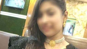 দাম্পত্য জীবন ছেড়ে প্রেমিকের হাত ধরে চলে গেছেন গৃহবধূ