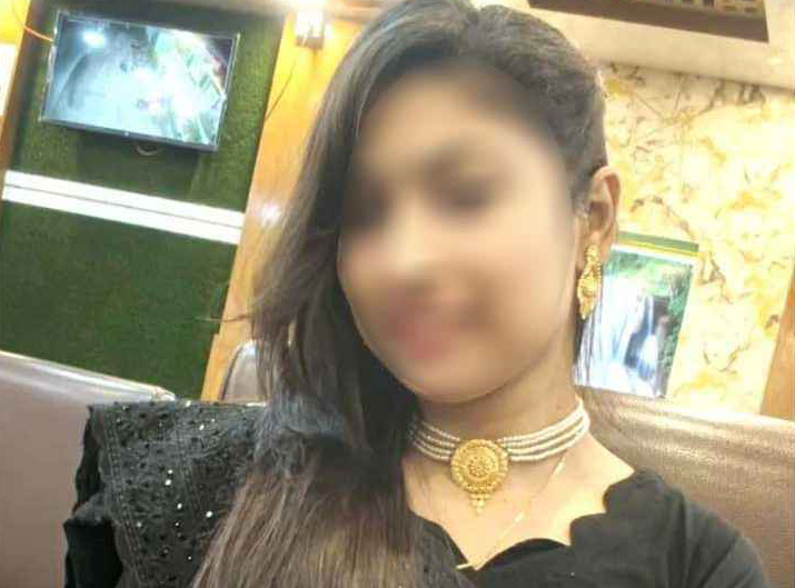 দাম্পত্য জীবন ছেড়ে প্রেমিকের হাত ধরে চলে গেছেন গৃহবধূ