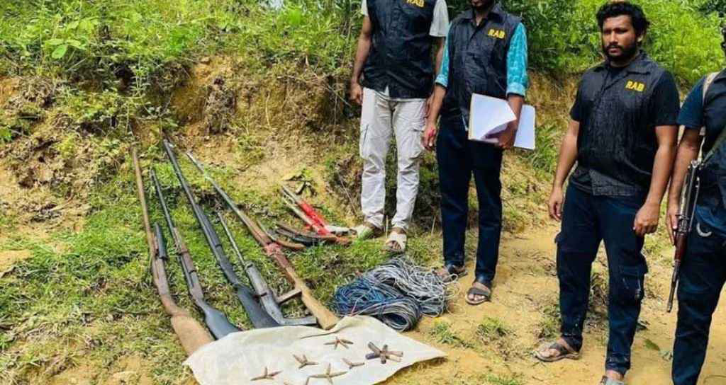 টহল পুলিশকে লক্ষ্য করে গুলি চালিয়েছে দুর্বৃত্তরা তিন পুলিশ সদস্য আহত