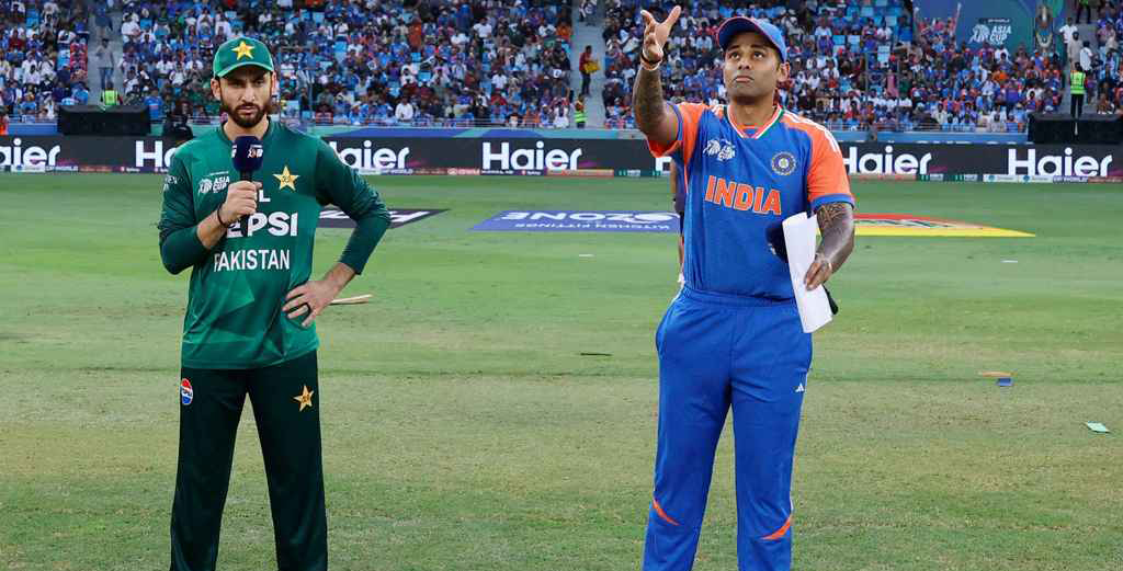 টস জিতে পাকিস্তানকে ব্যাটিংয়ে আমন্ত্রণ জানিয়েছে ভারত