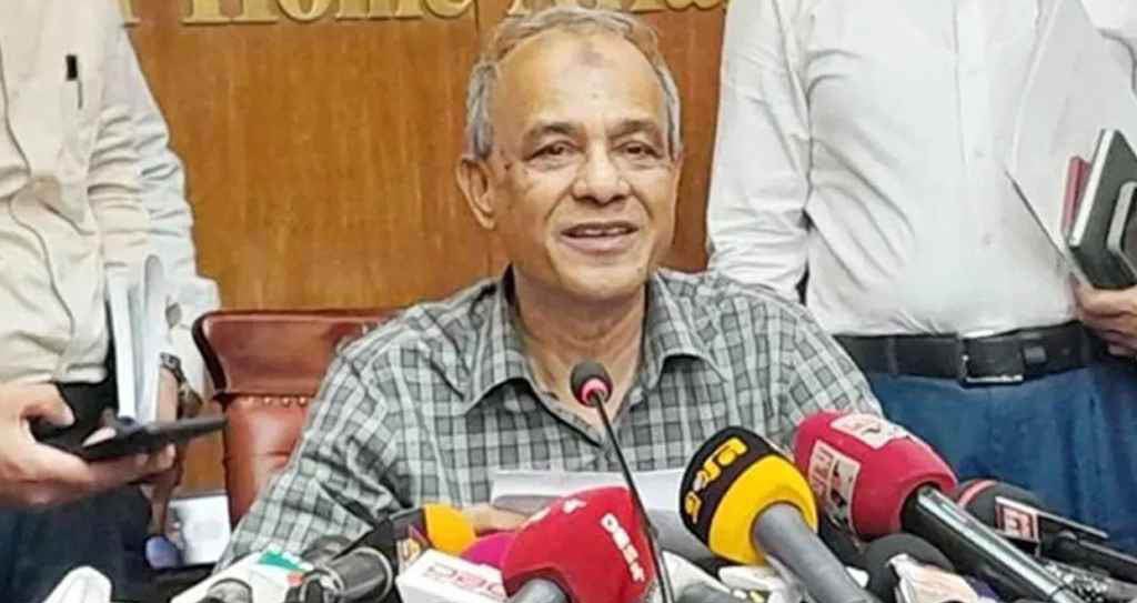 প্রবাসী বাংলাদেশিদের জন্য পাসপোর্ট ফি কমানো হবে স্বরাষ্ট্র উপদেষ্টা