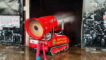 কার্গো ভিলেজে ভয়াবহ অগ্নিকাণ্ডে আগুনের তীব্রতা না কমায় এবার রোবট নামিয়েছে ফায়ার সার্ভিস