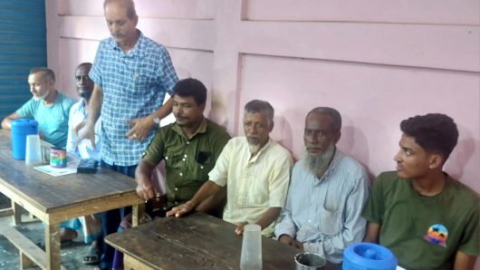 হাজীগঞ্জ বাজারে ড. ফয়েজ উদ্দিন এমবিই’র সমর্থনে উঠান বৈঠক