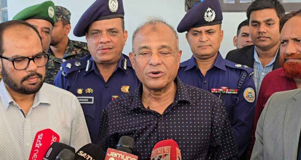 আইনশৃঙ্খলা পরিস্থিতির অবনতি ঘটাতে প্রতিবেশী দেশ থেকে অশান্তির উসকানি দেয়া হচ্ছে-স্বরাষ্ট্র উপদেষ্টা