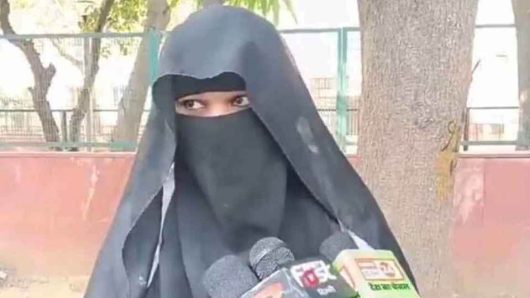 দিল্লির হাসপাতালে বোরকা পরিহিতা এক মুসলিম নারীকে প্রবেশে বাধা দেওয়ার অভিযোগ