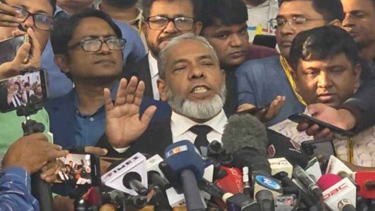 মৃত্যুদণ্ডের রায়ে প্রতিক্রিয়া জানিয়েছেন রাষ্ট্র নিযুক্ত শেখ হাসিনার আইনজীবী আমির